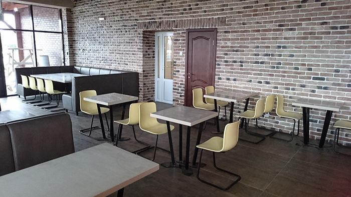 kak-preobrazit-letnee-kafe-jarkimi-aksessuarami 2