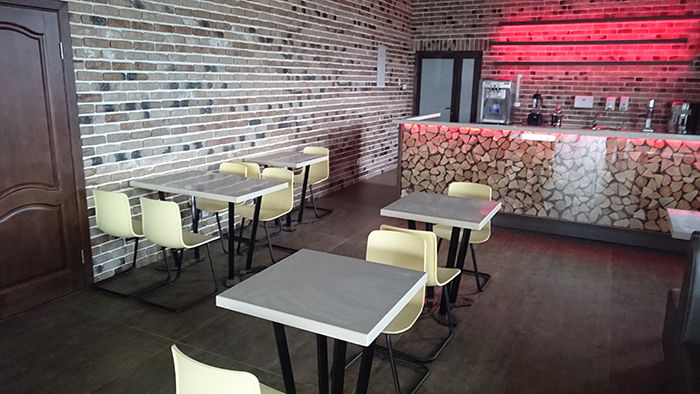 kak-preobrazit-letnee-kafe-jarkimi-aksessuarami 3